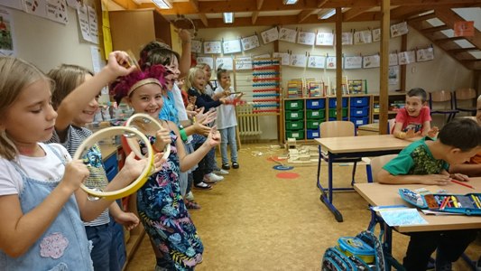 Ilustrační obrázek článku - Zářijové fotky - INDIÁNI ze II.B