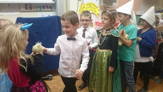 Ilustrační obrázek článku - DÚ pro šikulky ze II.B - program vánoční besídky