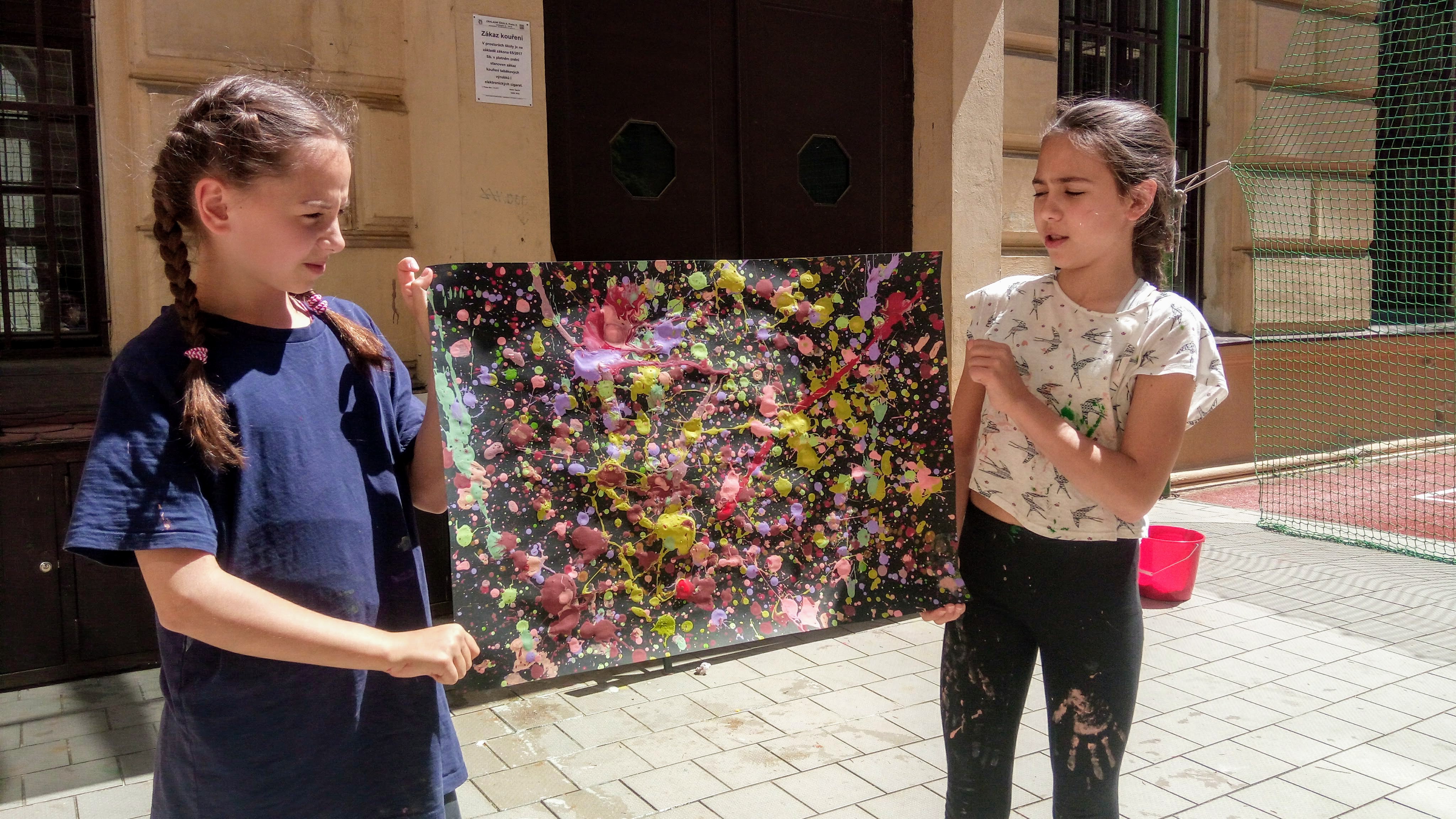 Ilustrační obrázek článku - 5.C - Akční malba inspirovaná Jacksonem Pollockem