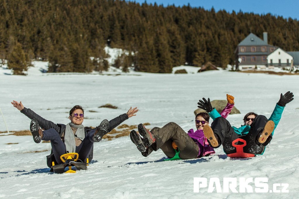 Ilustrační obrázek článku - Vzpomínkové fotky a videa pro deváťáky